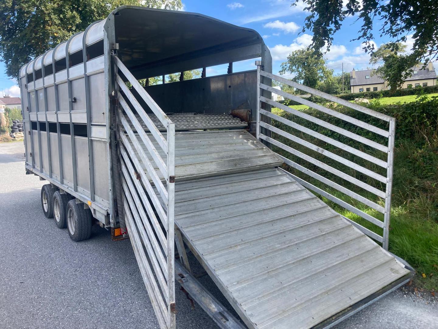 Ifor Williams DP120 14 (14x6’6) Tri Sheep Decks