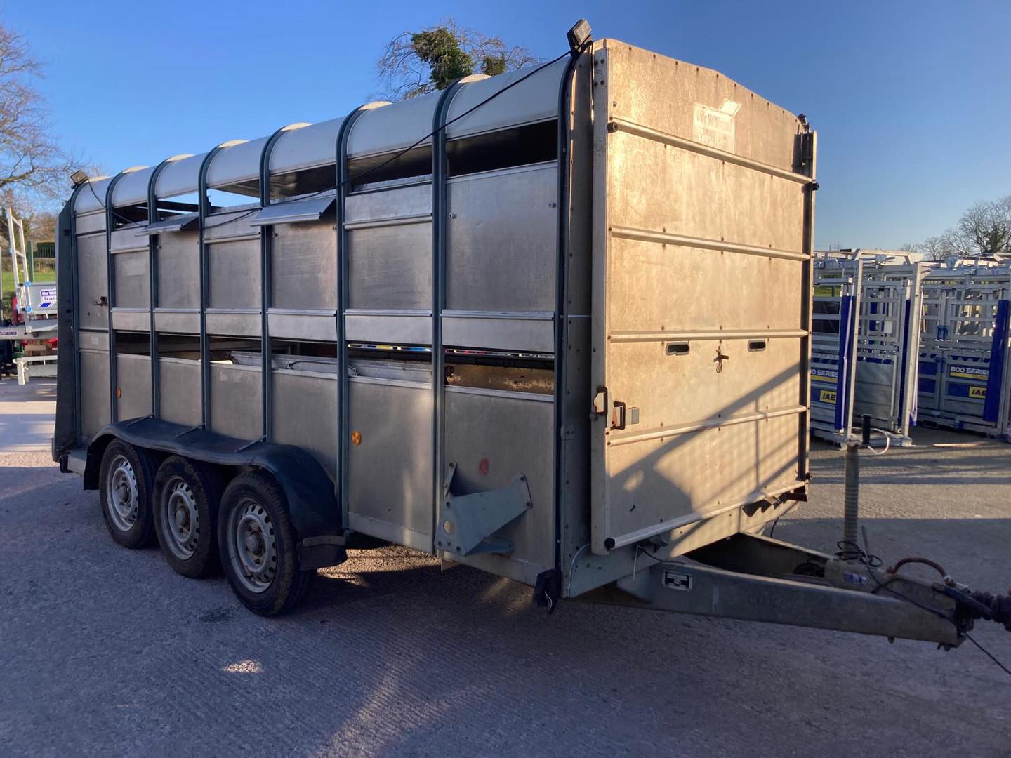 Ifor Williams TA510-14 Tri Decks